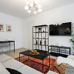 Апартаменти Elegance In Win Herastrau - King Bed *