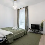 Elegance In Win Herastrau - King Bed * Бухарест