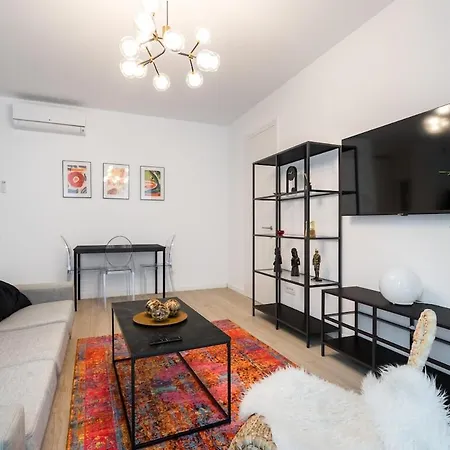 Elegance In Win Herastrau - King Bed Boekarest