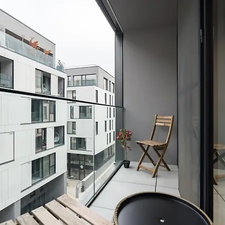 Elegance In Win Herastrau - King Bed Appartement Boekarest